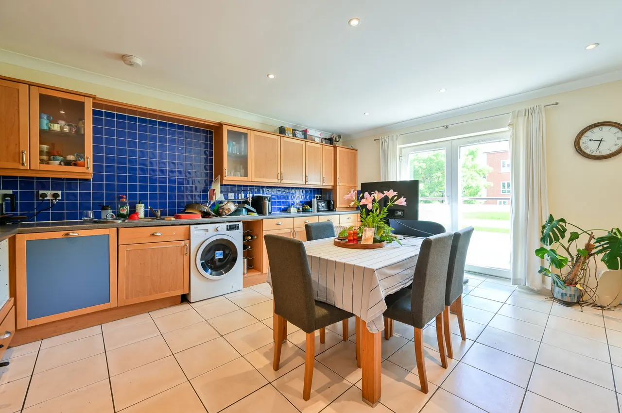 14 Woodland Crescent, London, photo 3