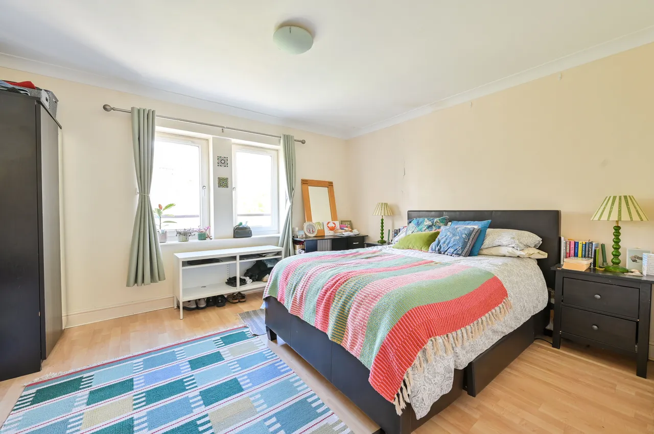 14 Woodland Crescent, London, photo 6