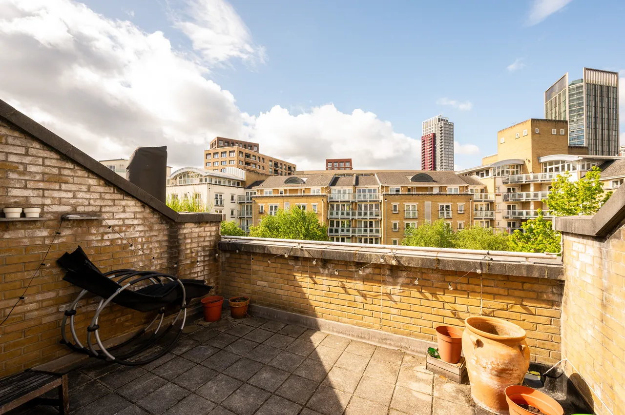 14 Woodland Crescent, London, photo 9