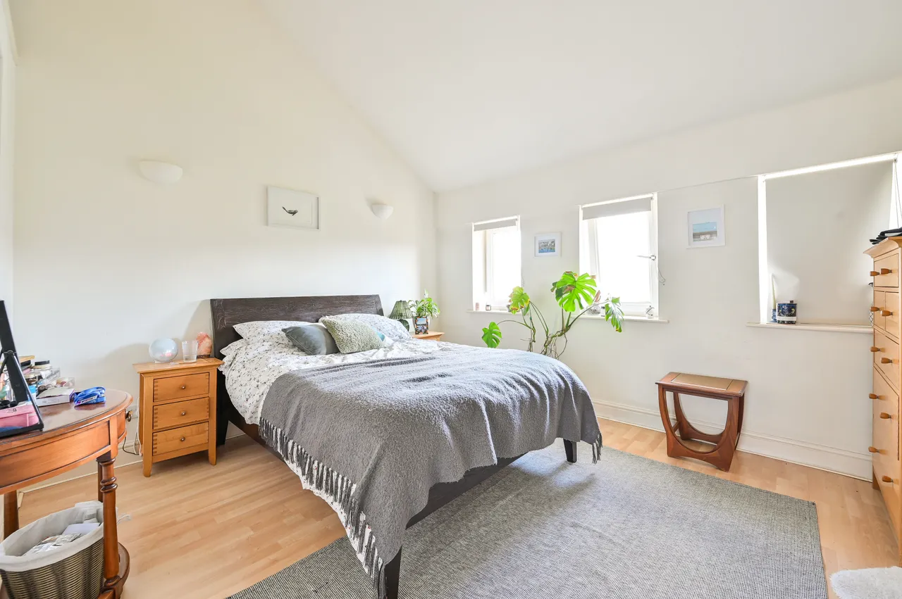 14 Woodland Crescent, London, photo 8
