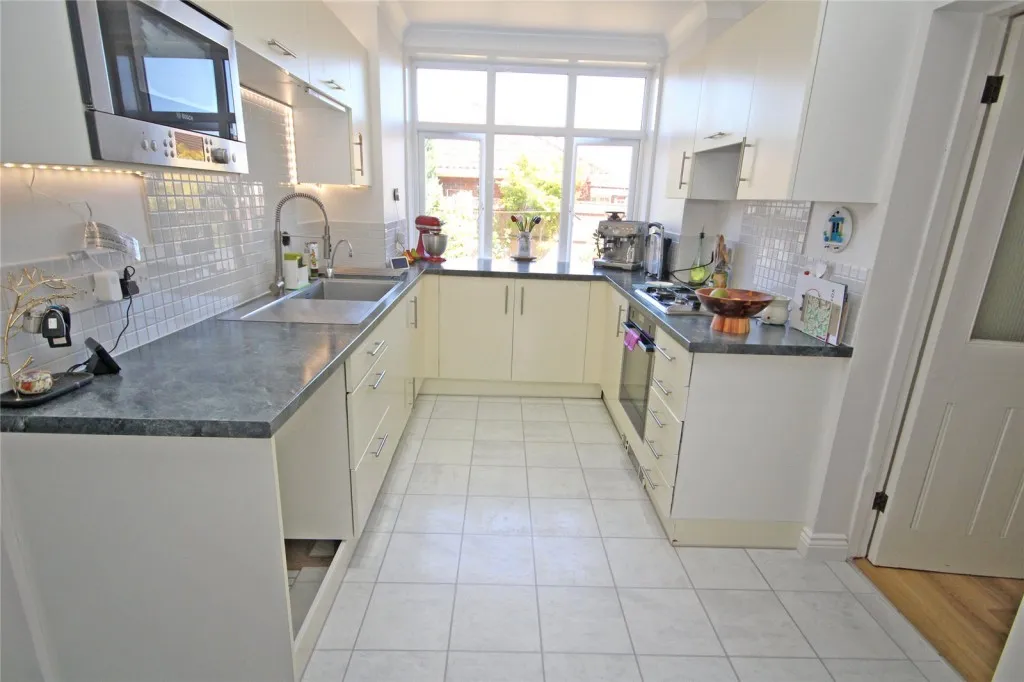 New Milton, Hampshire, photo 5