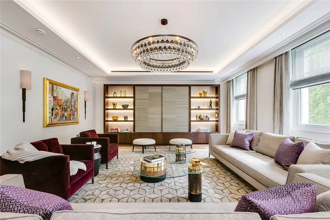 3 bed flat to rent, Lowndes Square, Knightsbridge, SW1X