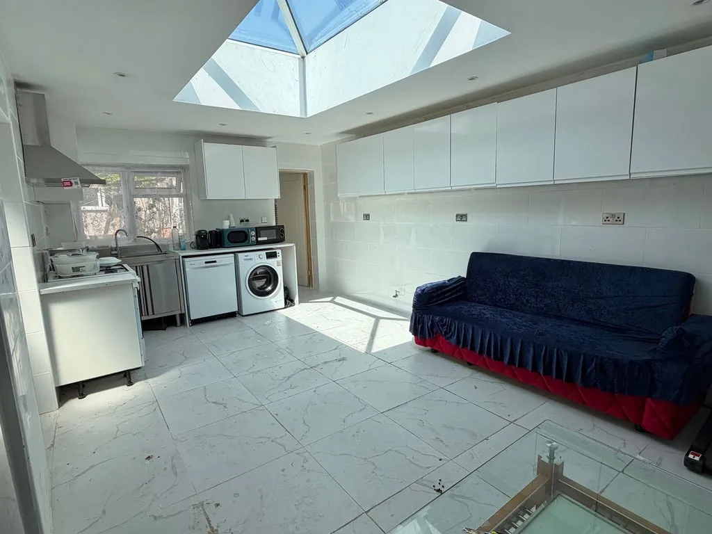 Finchley Road, Kingstanding, B44, photo 2