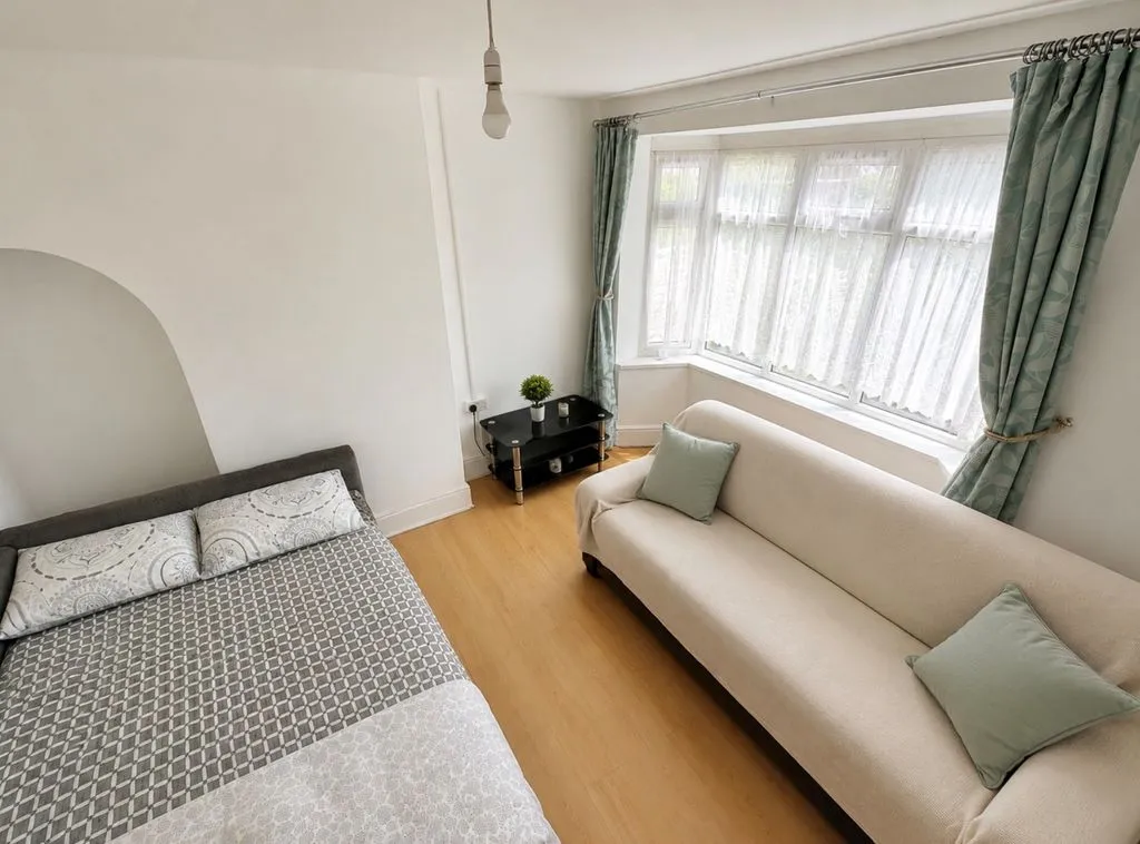 Finchley Road, Kingstanding, B44, photo 6