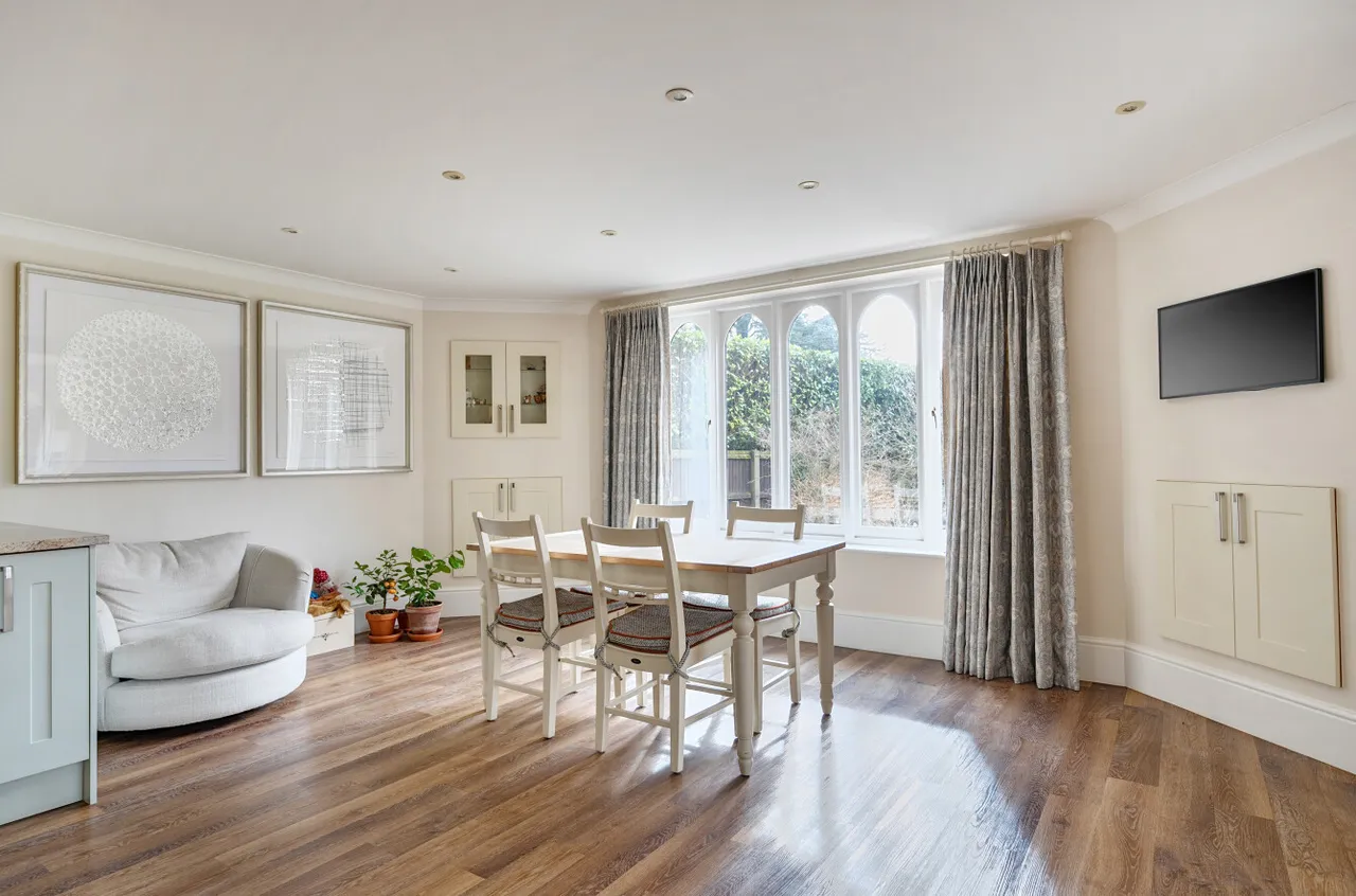 Field Way, Compton, SO21, photo 6