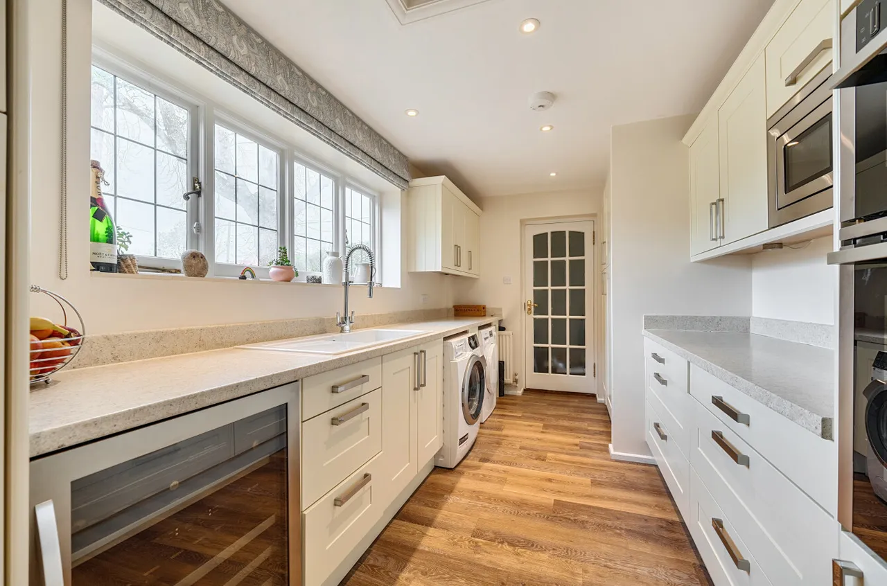 Field Way, Compton, SO21, photo 20