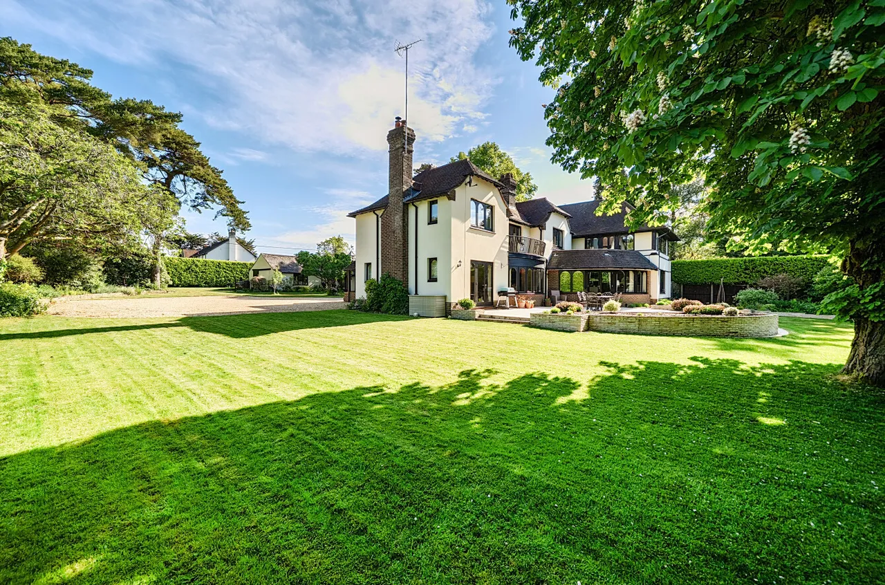 Field Way, Compton, SO21, photo 3
