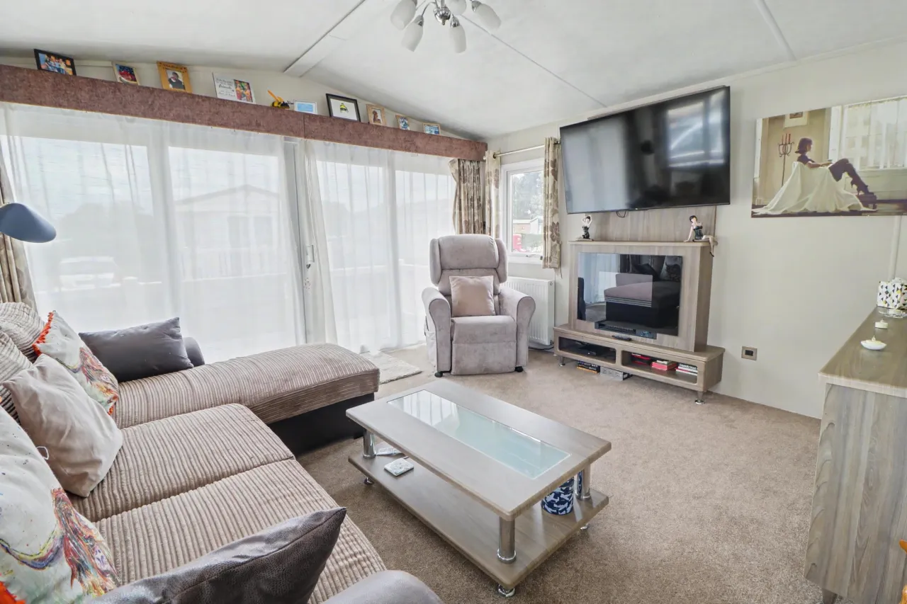Main Road, Wortwell, photo 10