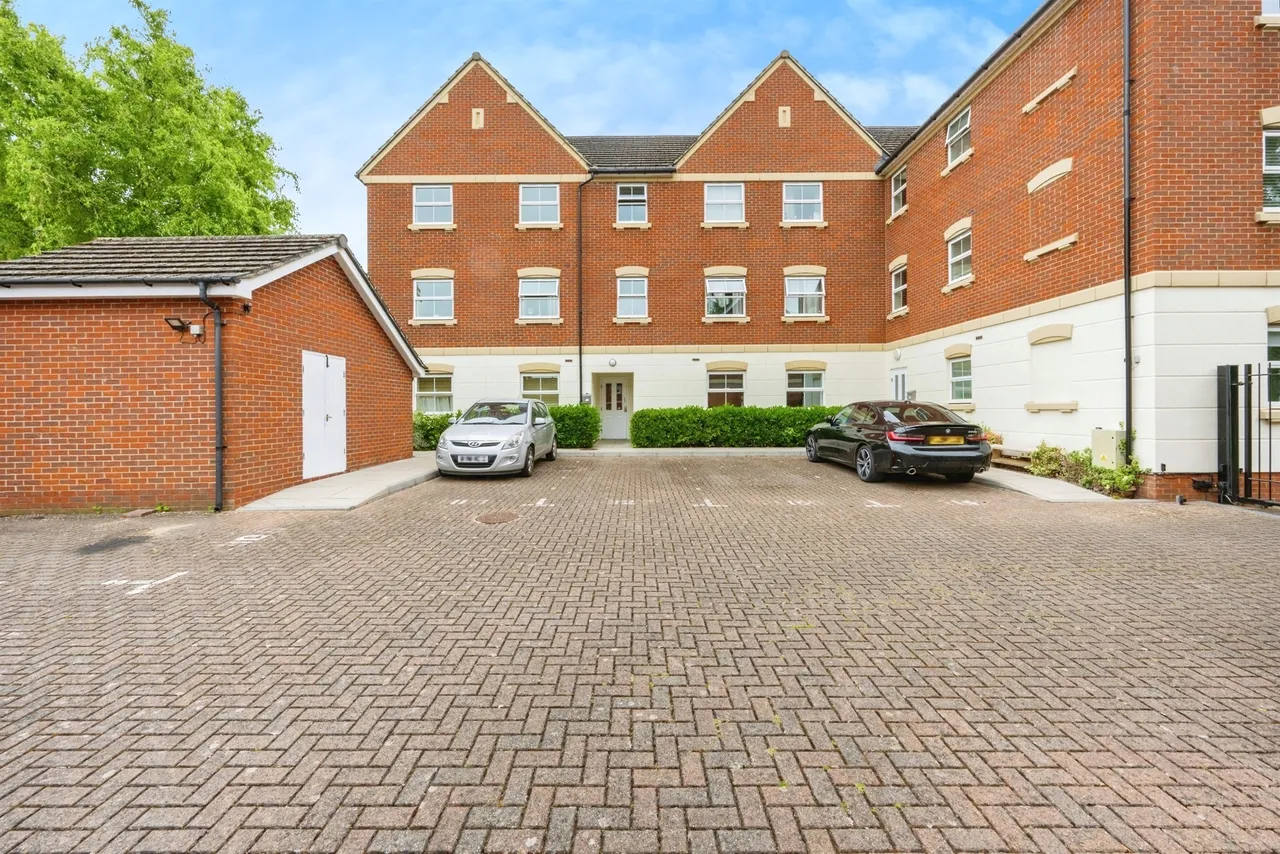 Alder Road, Weston Turville, HP22, photo 22