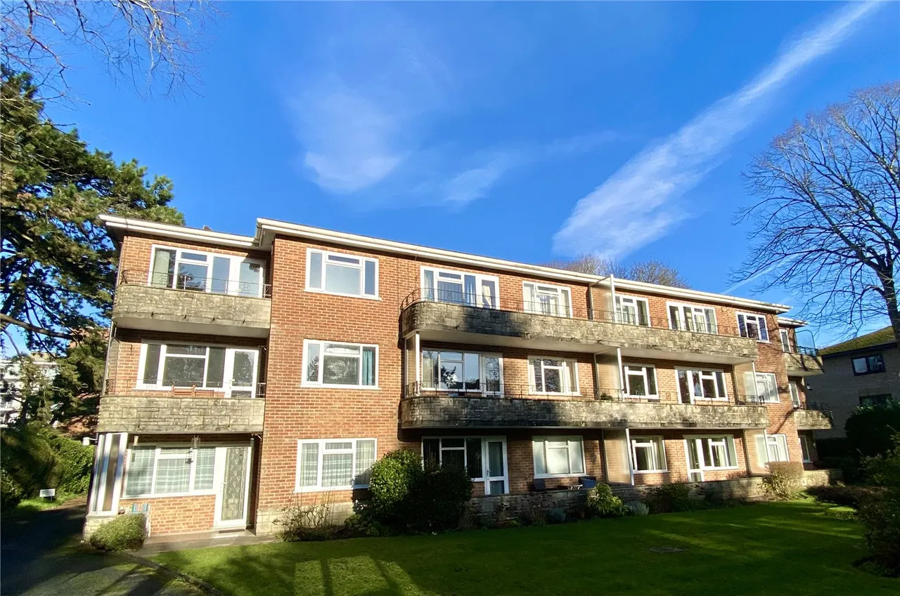 2 bed flat to rent — Marlborough Road, Bournemouth, BH4