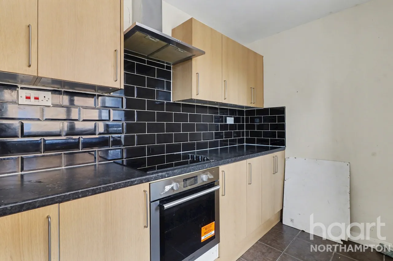 Limehurst Square, Northampton, NN5, photo 2