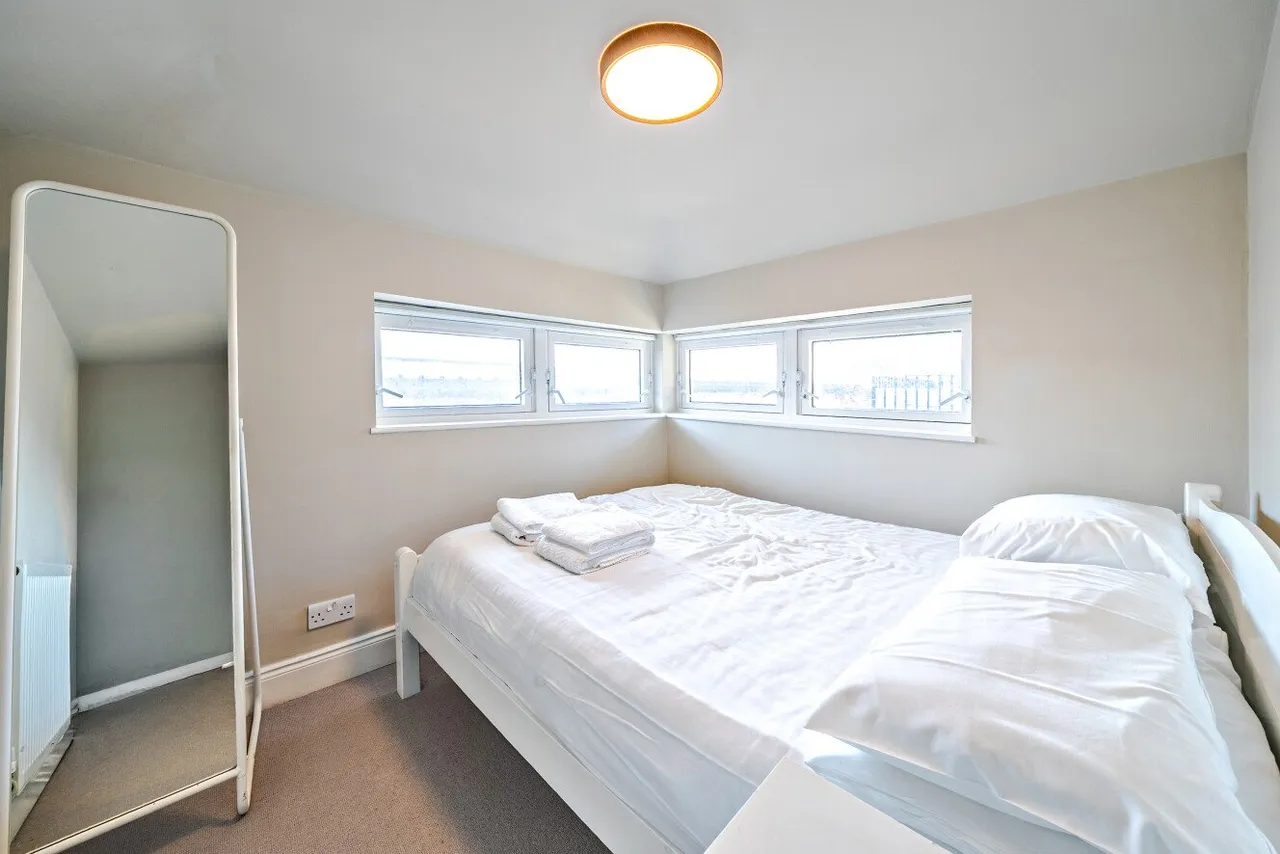 Queenstown Road, Battersea, London, SW8, photo 11