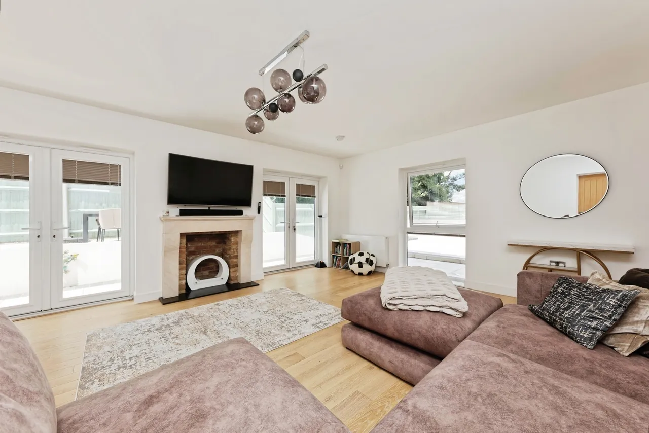 Lynwood Green, Sandwich Road, Whitfield, Dover, CT16, photo 2