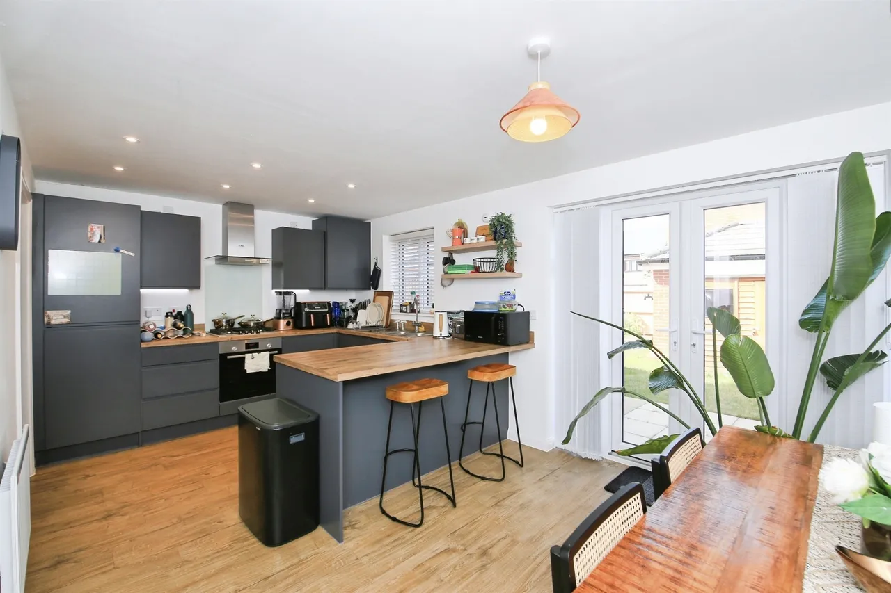Banbury Drive, Hampton Water, Peterborough, photo 5