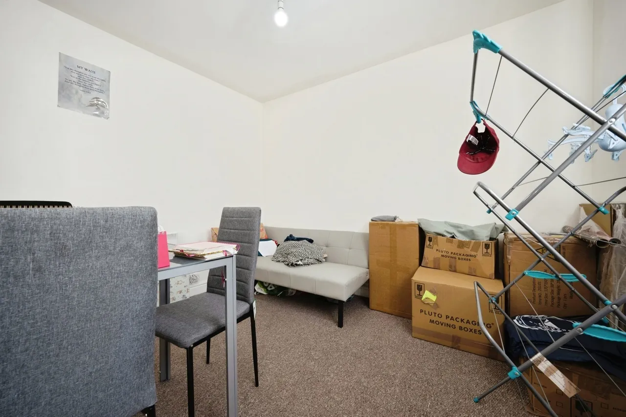 Walsingham Close, Bedford, Bedfordshire, MK42, photo 16