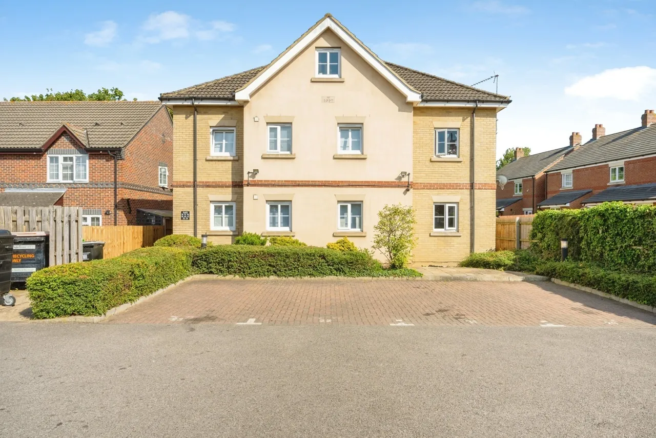Walsingham Close, Bedford, Bedfordshire, MK42, photo 18