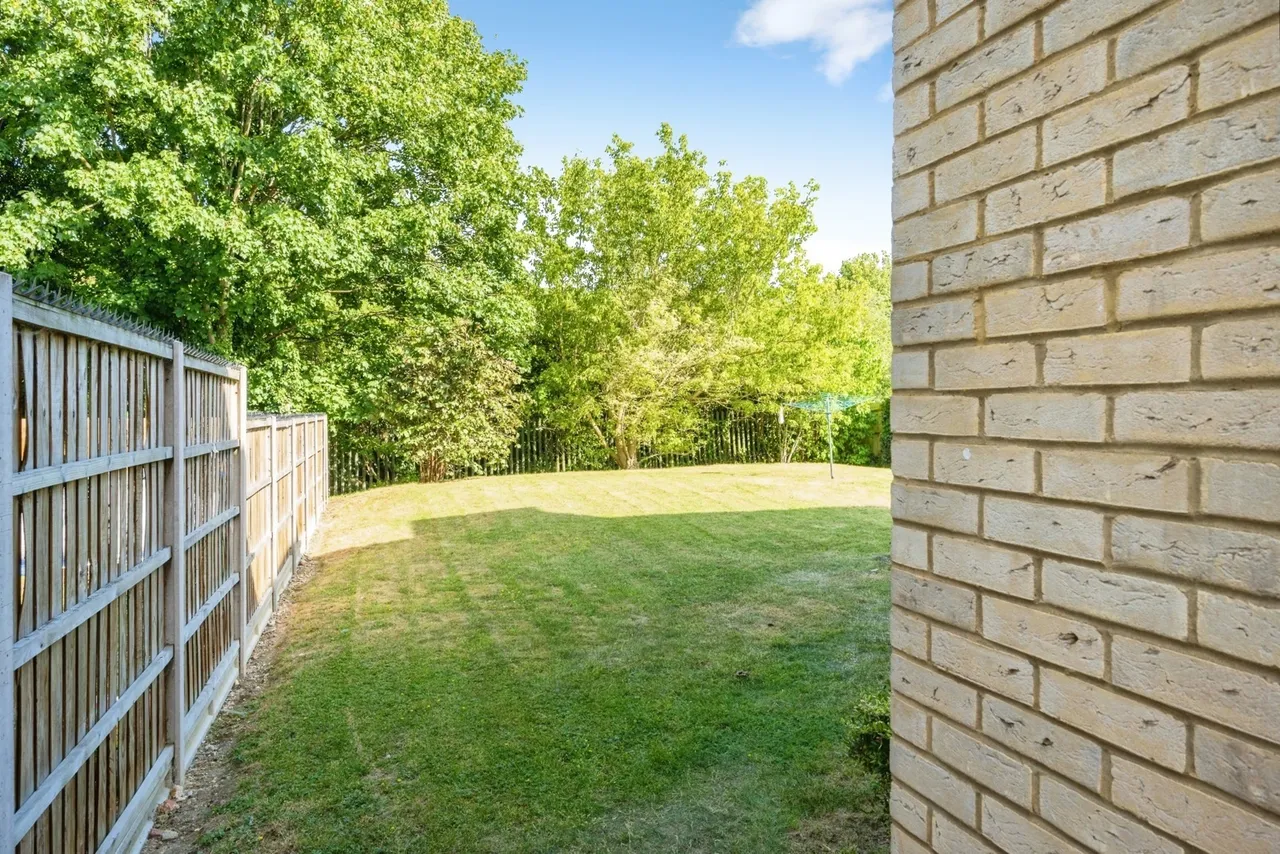 Walsingham Close, Bedford, Bedfordshire, MK42, photo 8