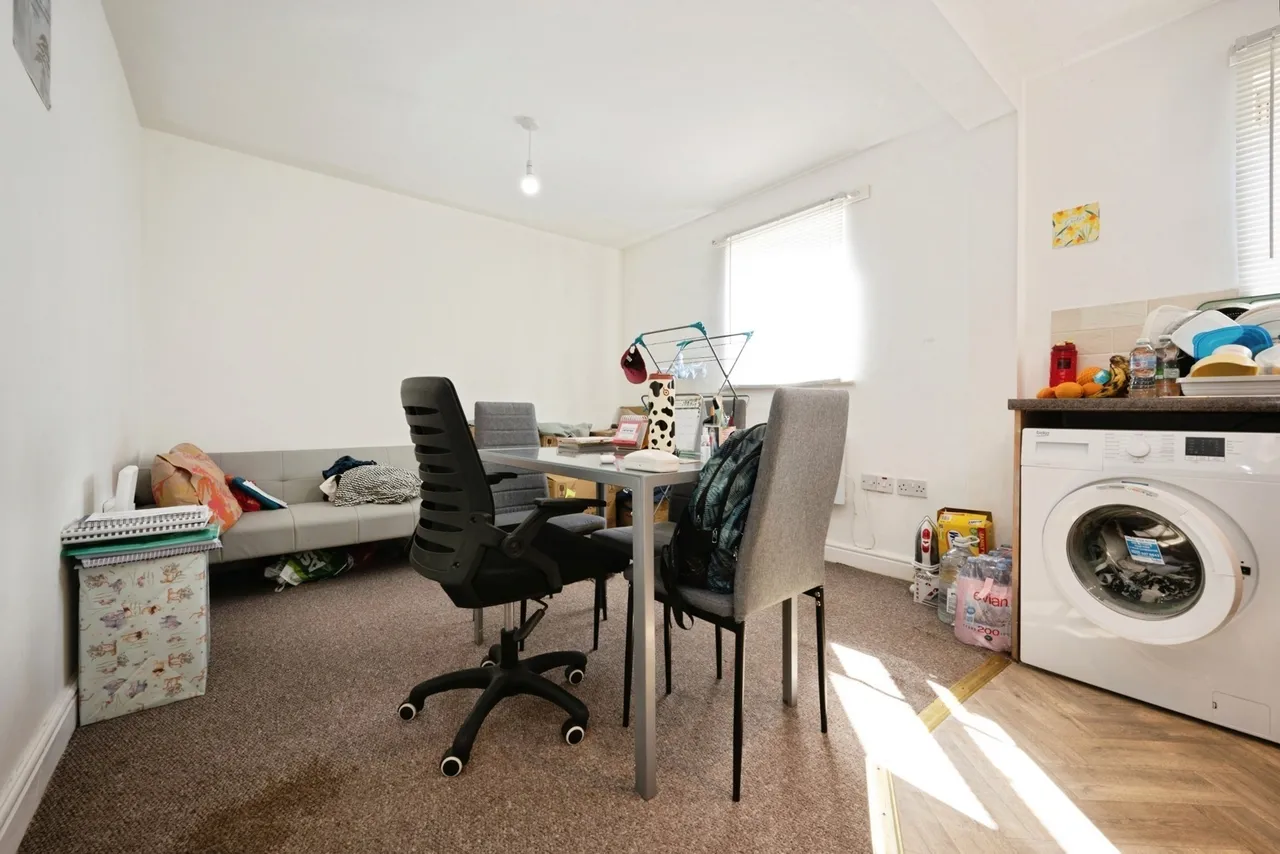 Walsingham Close, Bedford, Bedfordshire, MK42, photo 14