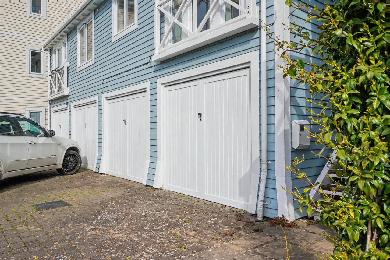 Crossfield Walk, Holborough Lakes, photo 26