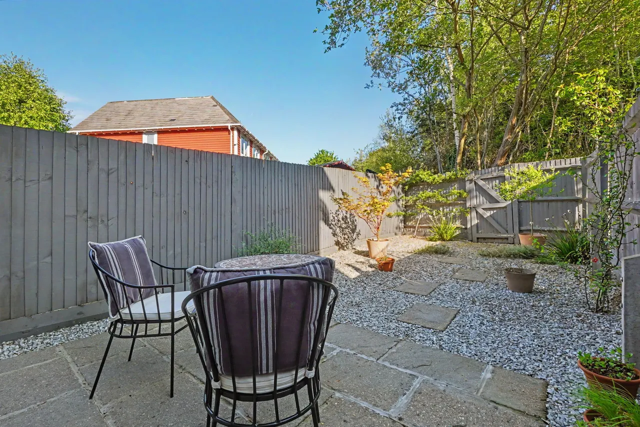 Crossfield Walk, Holborough Lakes, photo 28