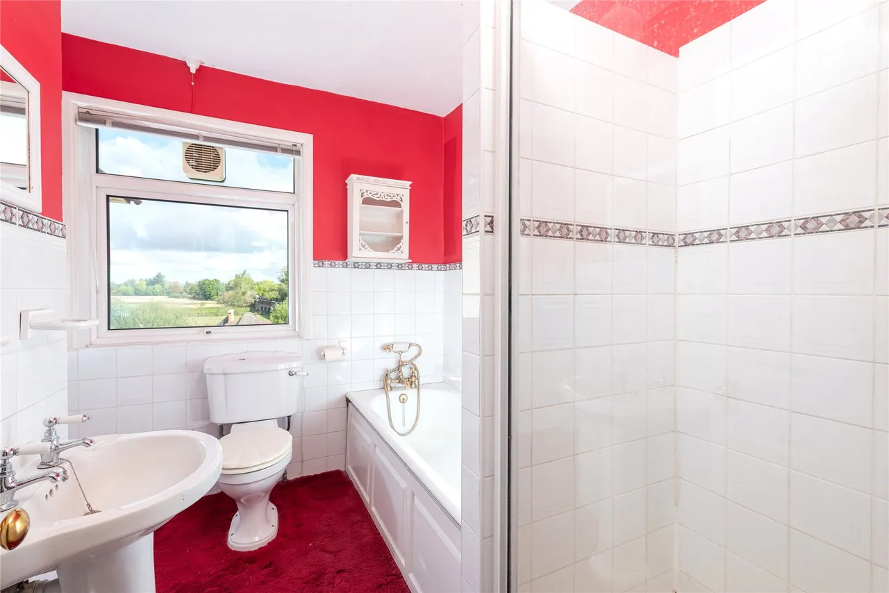 North Square, Newport Pagnell, MK16, photo 8