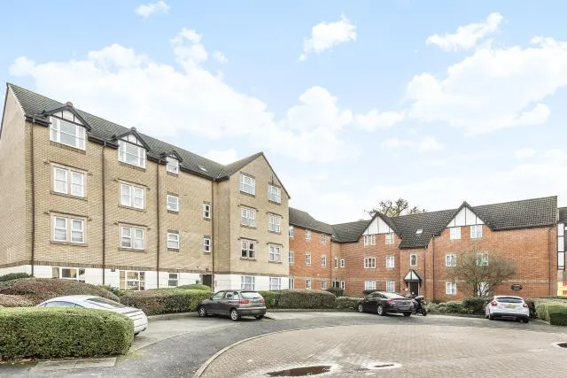 2 bed flat for sale, Rembrandt Way, Reading, RG1