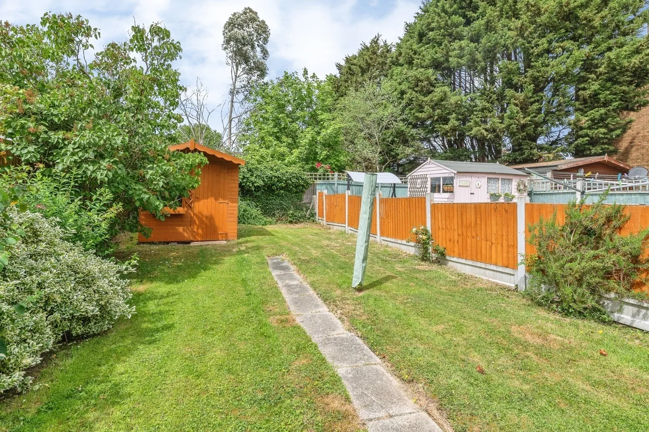 Pattiswick Square, Basildon, Essex, SS14, photo 6