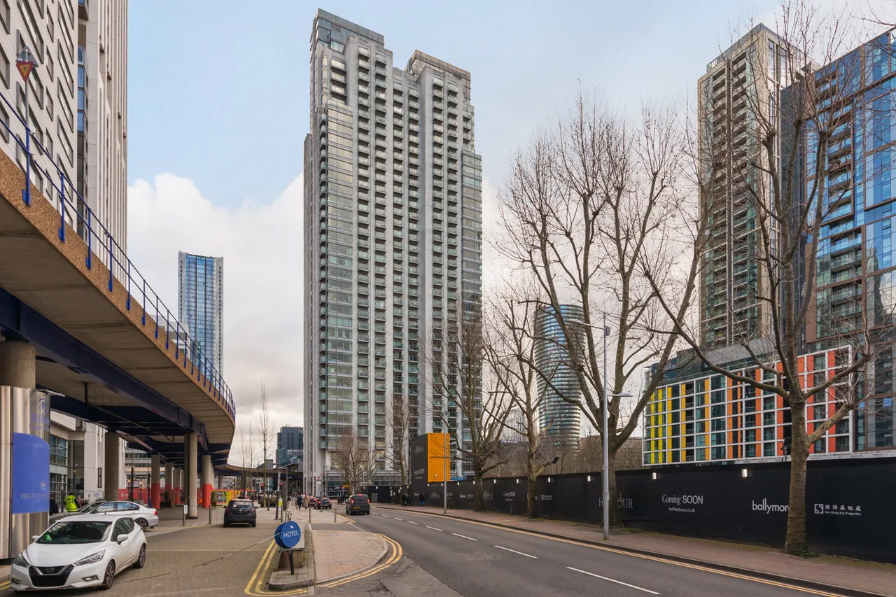 Pan Peninsula Square, London, E14, photo 15