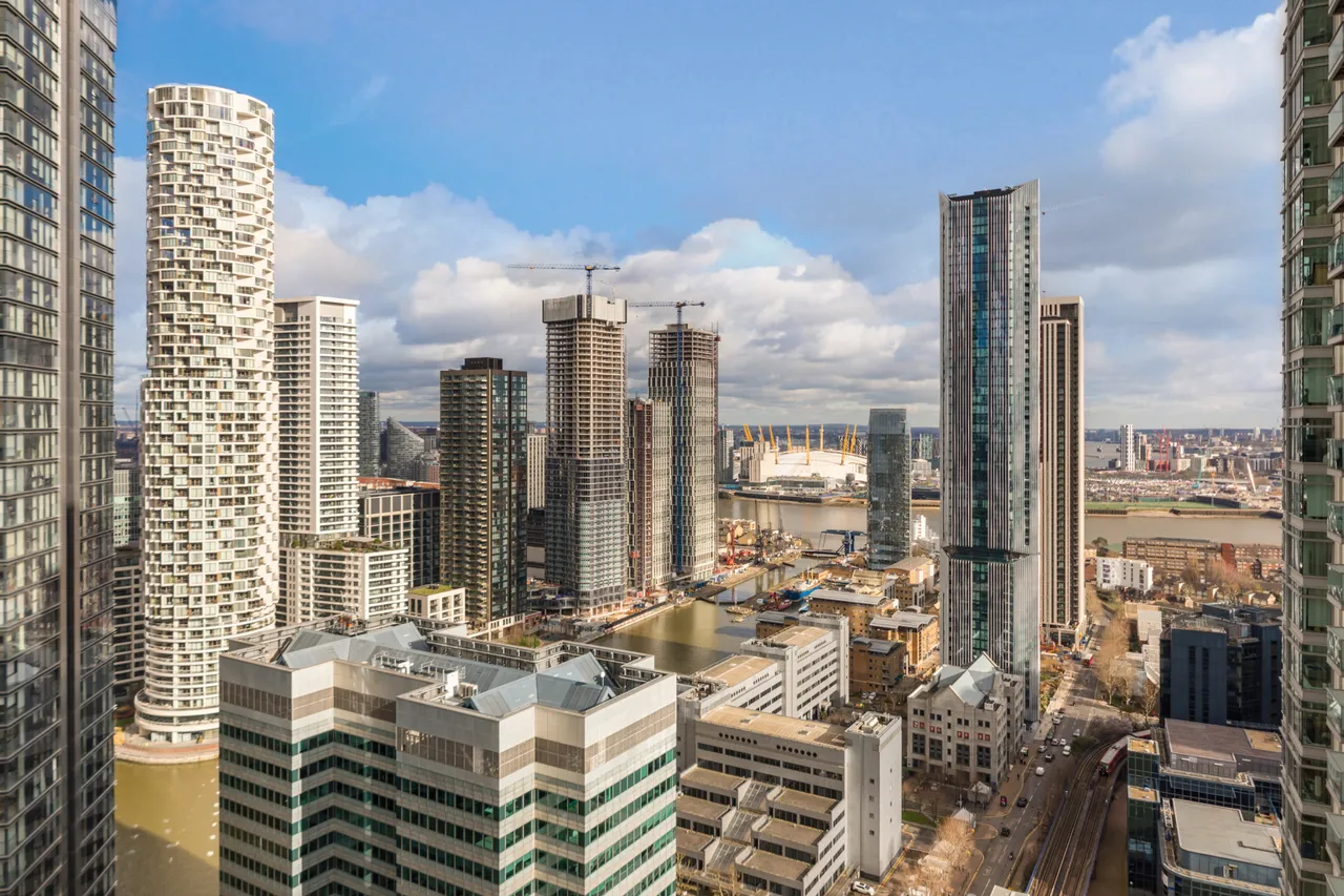 Pan Peninsula Square, London, E14, photo 8