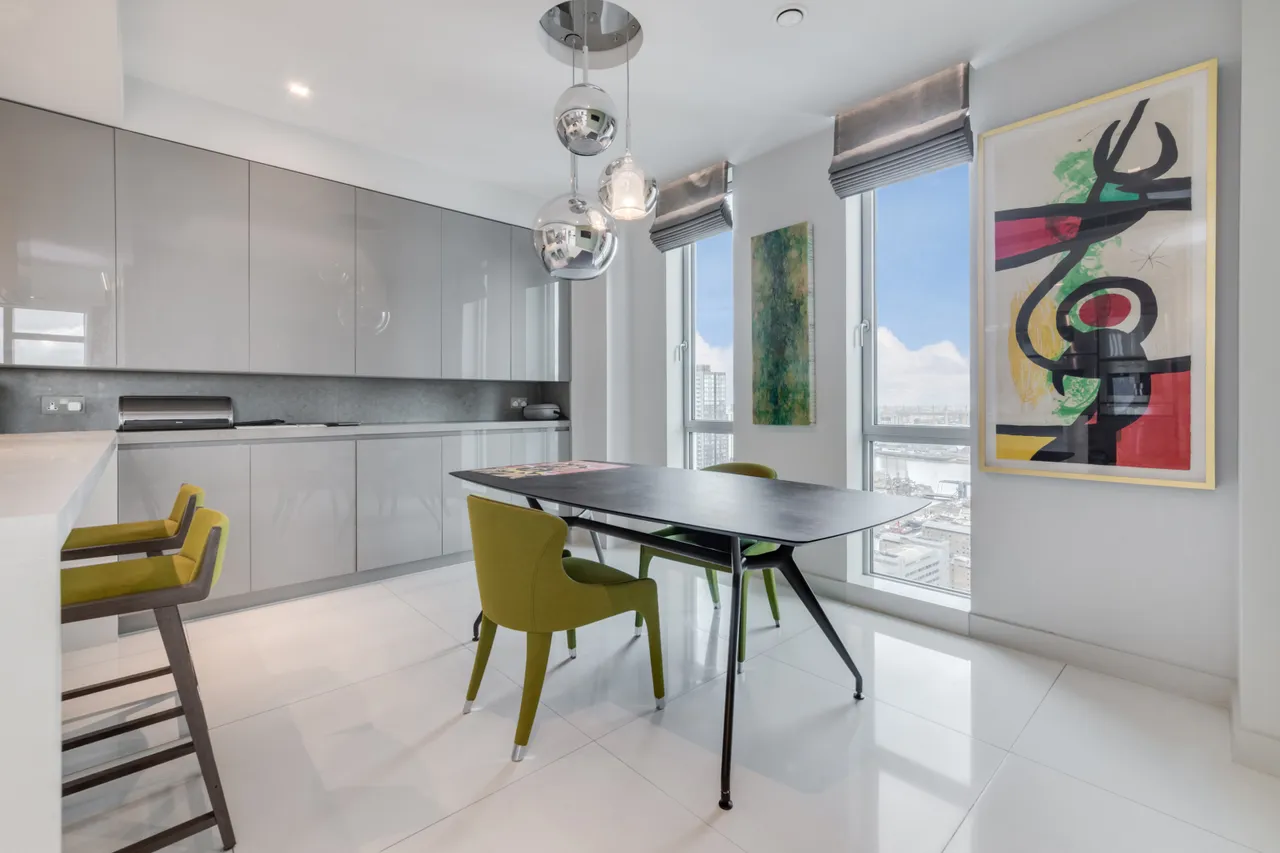 Pan Peninsula Square, London, E14, photo 9
