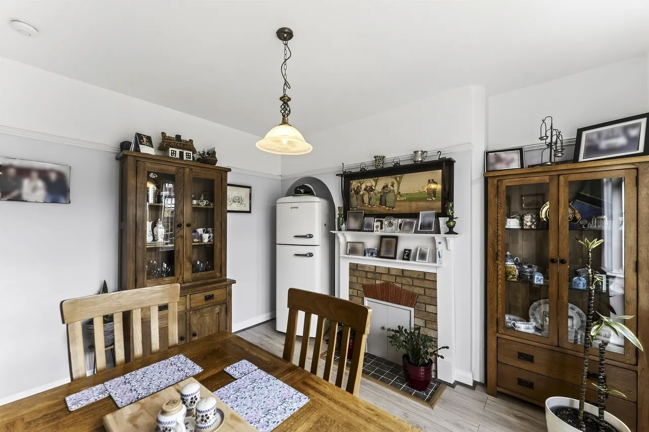 Rutland Drive, Morden, photo 7