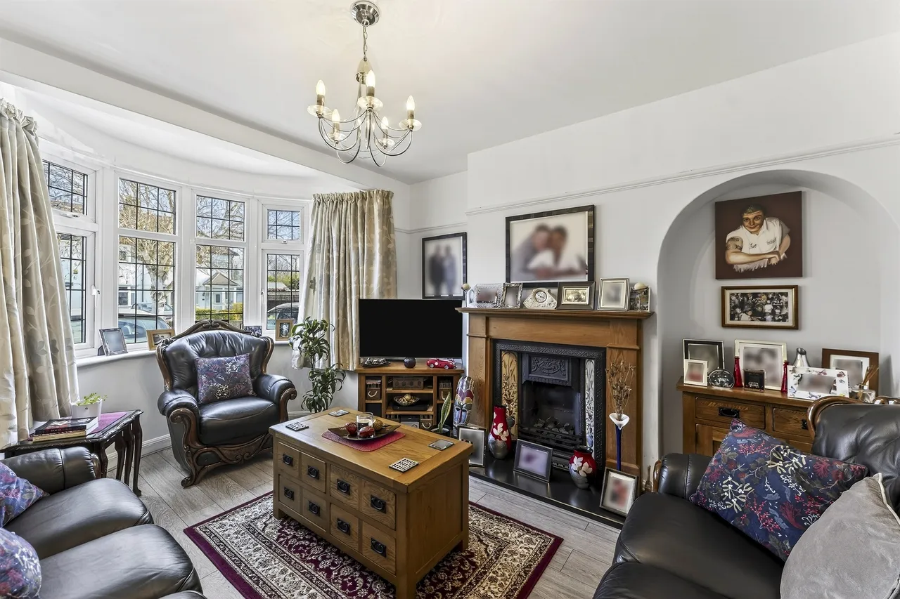 Rutland Drive, Morden, photo 3