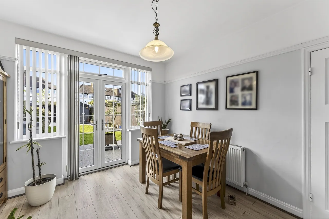 Rutland Drive, Morden, photo 6