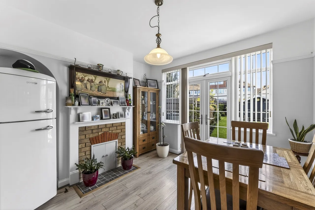 Rutland Drive, Morden, photo 5
