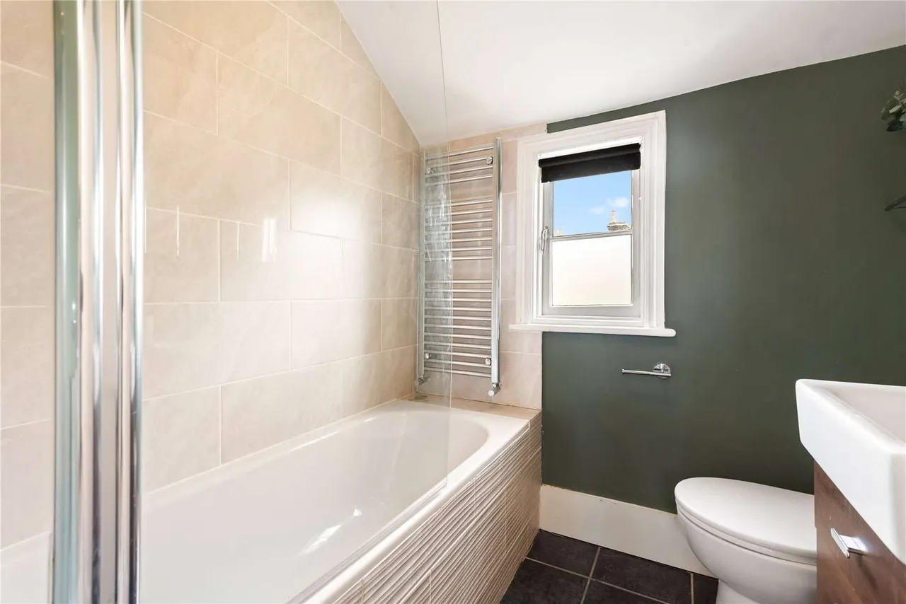 Lavender Gardens, London, SW11 1DN, photo 5