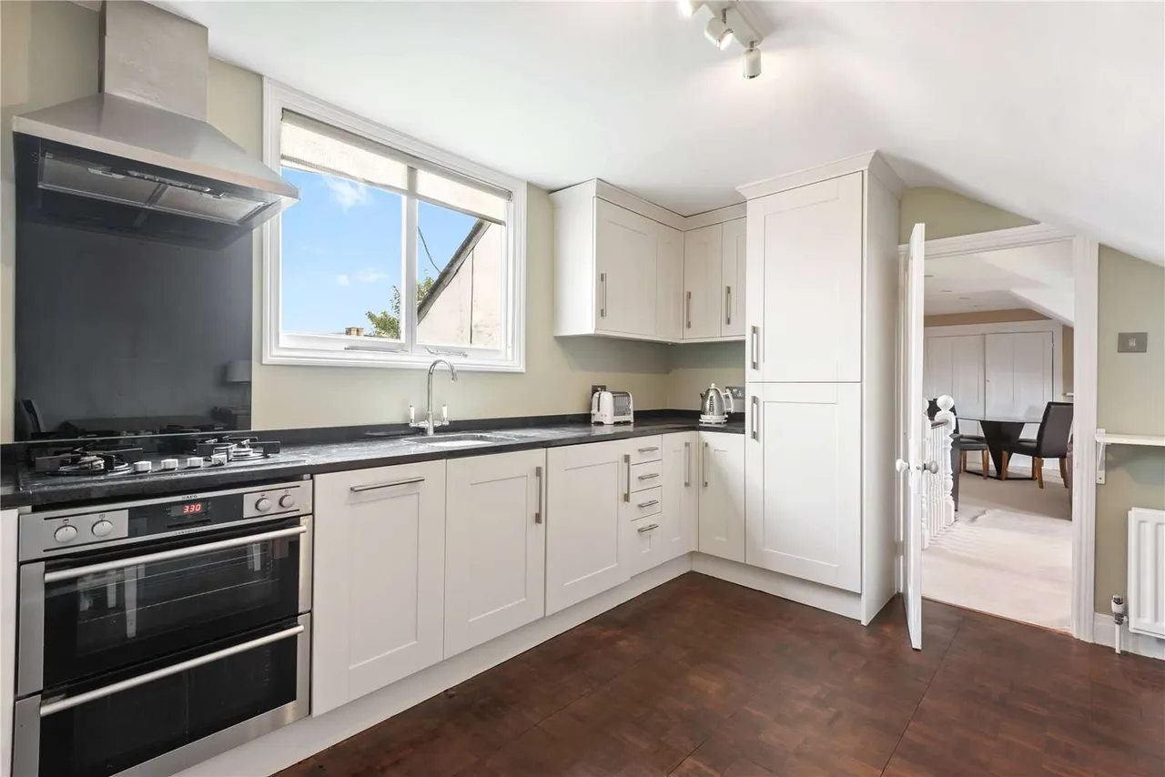 2 bed flat for sale — Lavender Gardens, London, SW11 1DN
