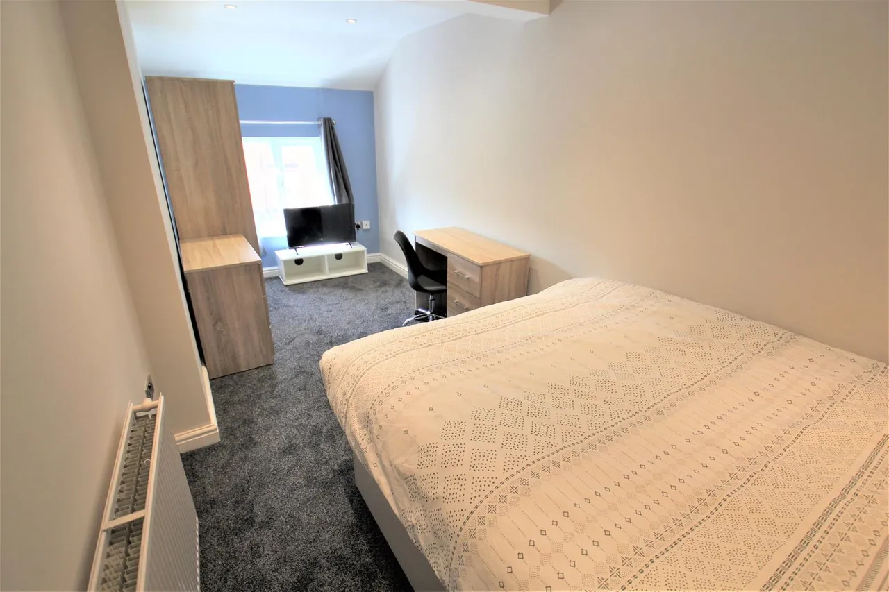 Cross Chapel Street, Headingley, LS6, photo 8