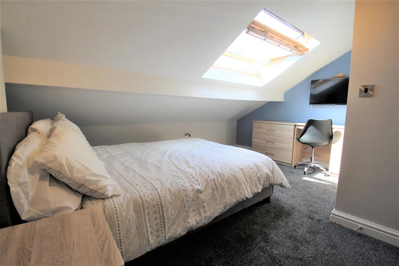Cross Chapel Street, Headingley, LS6, photo 11