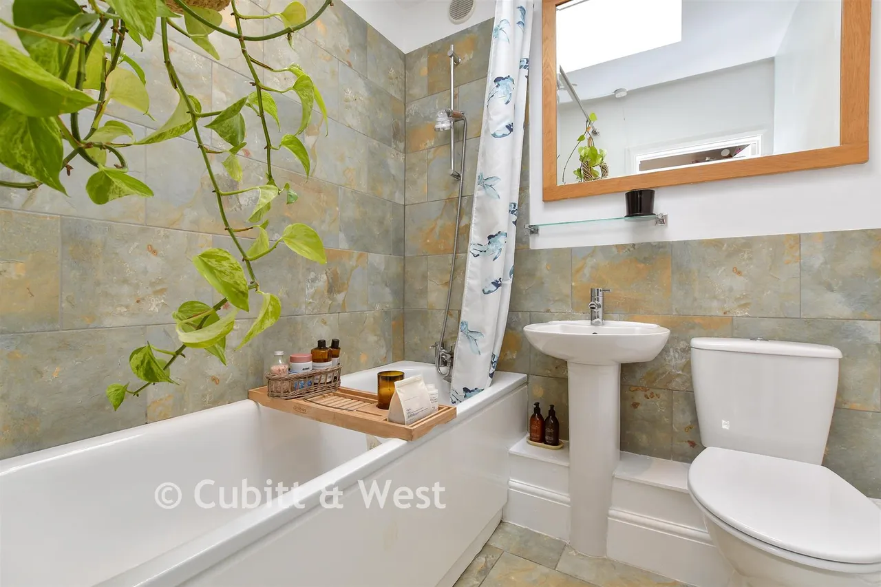 Kingston Road, Leatherhead, KT22, photo 8
