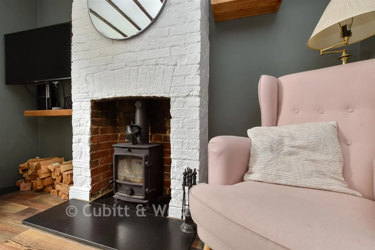 Kingston Road, Leatherhead, KT22, photo 3