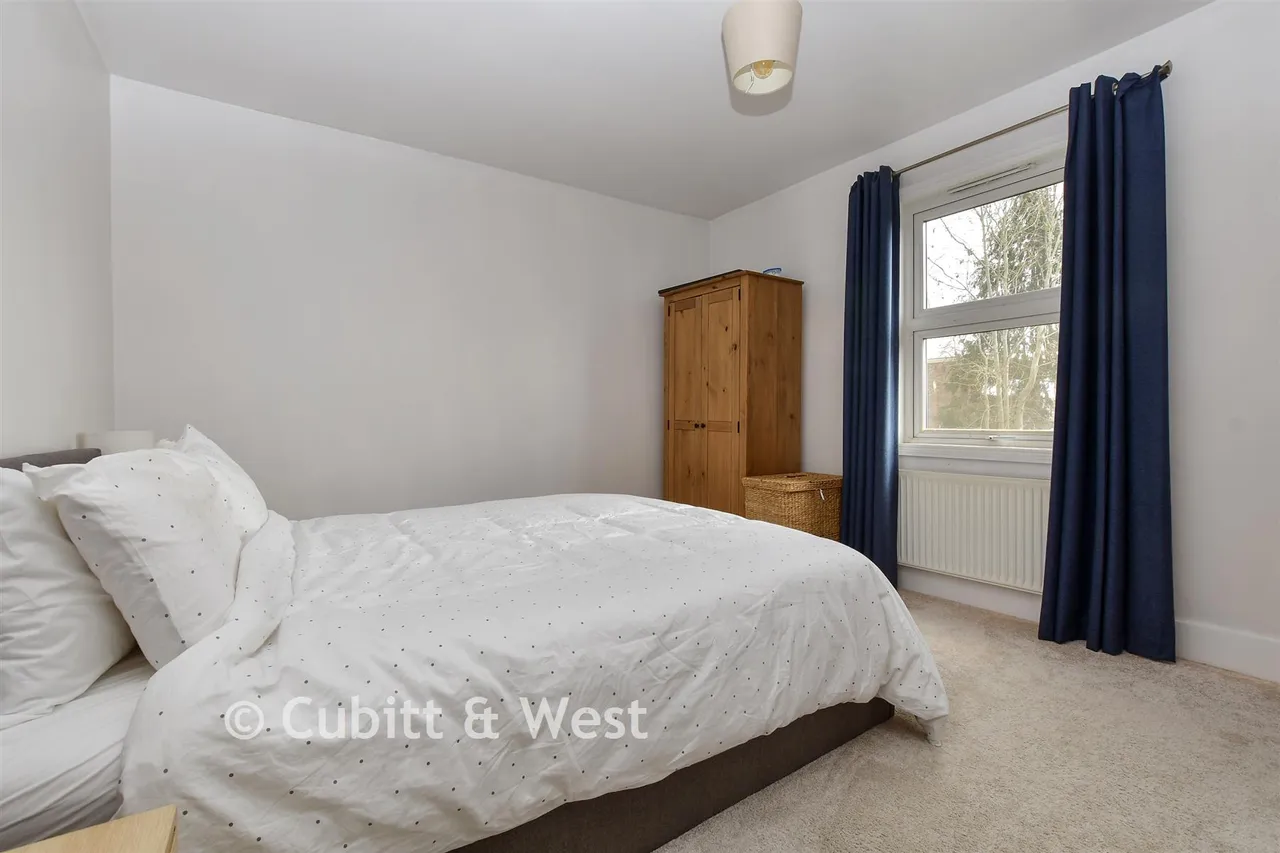 Kingston Road, Leatherhead, KT22, photo 5