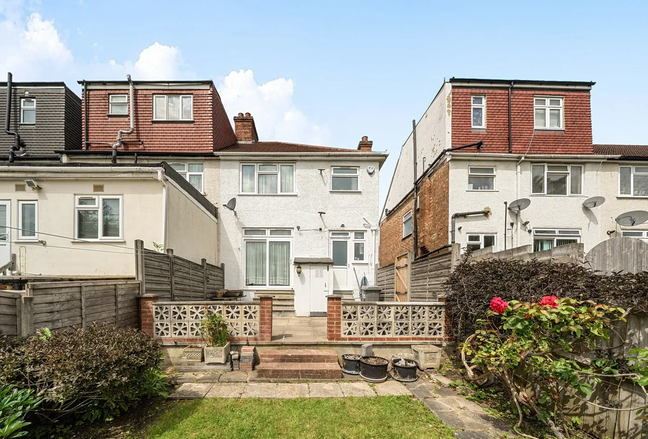 Holden Avenue, London, NW9 8HR, photo 9