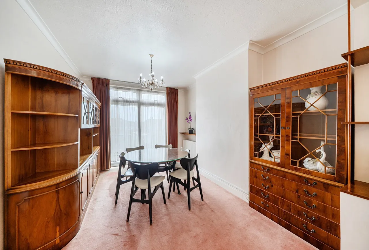 Holden Avenue, London, NW9 8HR, photo 10