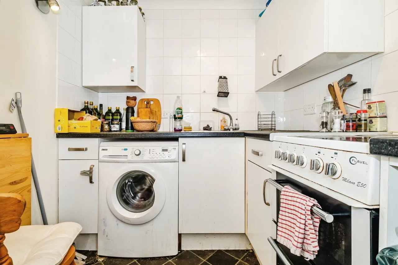 Farncombe Road, Worthing, photo 5