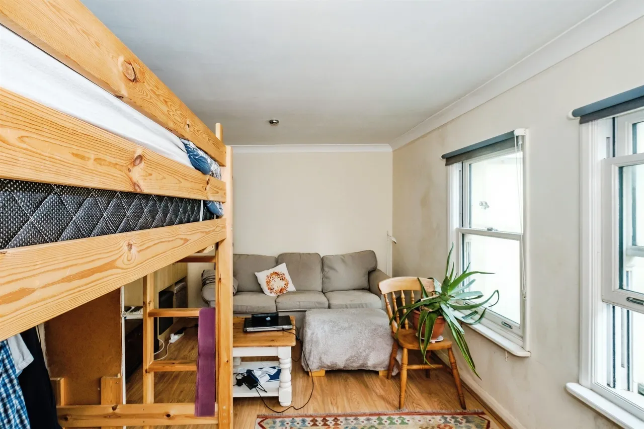 Farncombe Road, Worthing, photo 11
