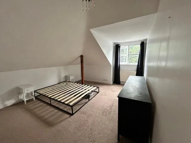 Iona Crescent, Cippenham, photo 5