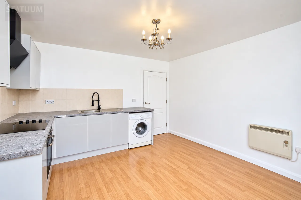Sparsholt Road, Barking, IG11, photo 3