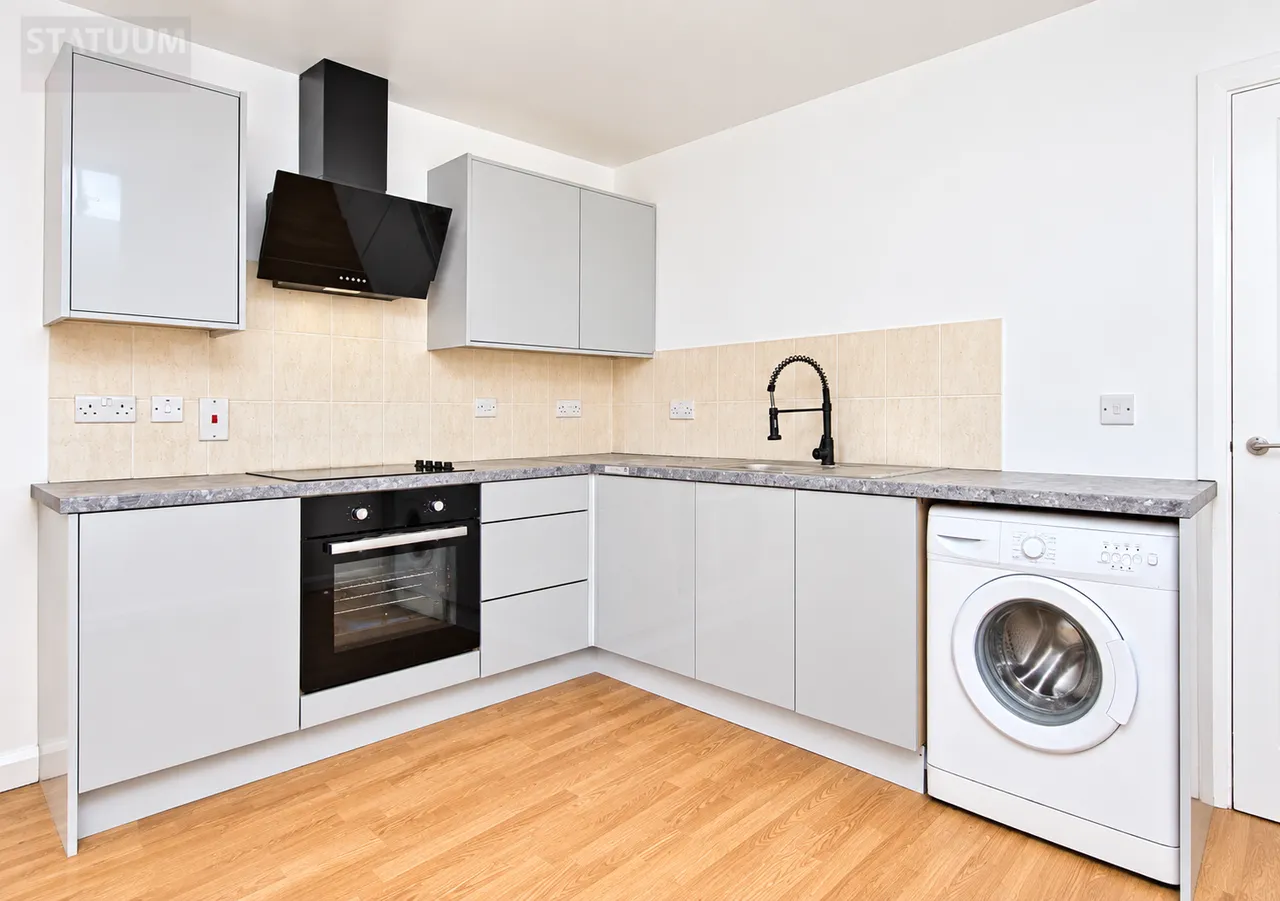 Sparsholt Road, Barking, IG11, photo 2