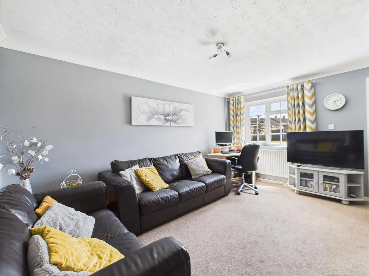 Howard View, Basingstoke, RG22, photo 2