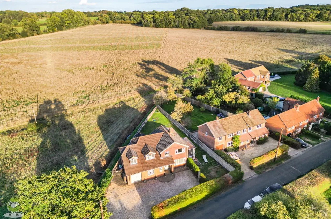 4 bed house for sale, Stoney Heath, Ramsdell, RG26